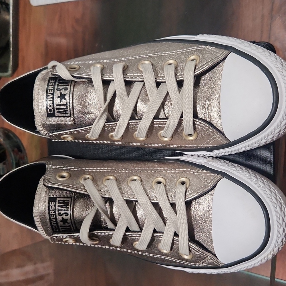 Gold converse